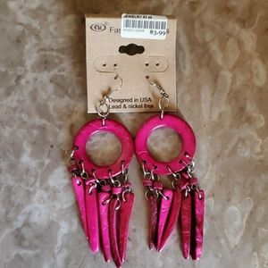 Wooden "pink" earrings 👂